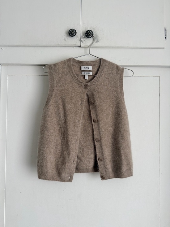 COS Sweaters - COS Brushed Cashmere Vest - Biege